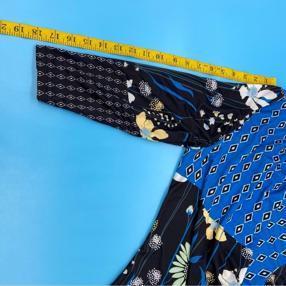 Lily by Firmiana Shift Dress Floral Stretch 3/4 Stretch NWT - Picture 3 of 7